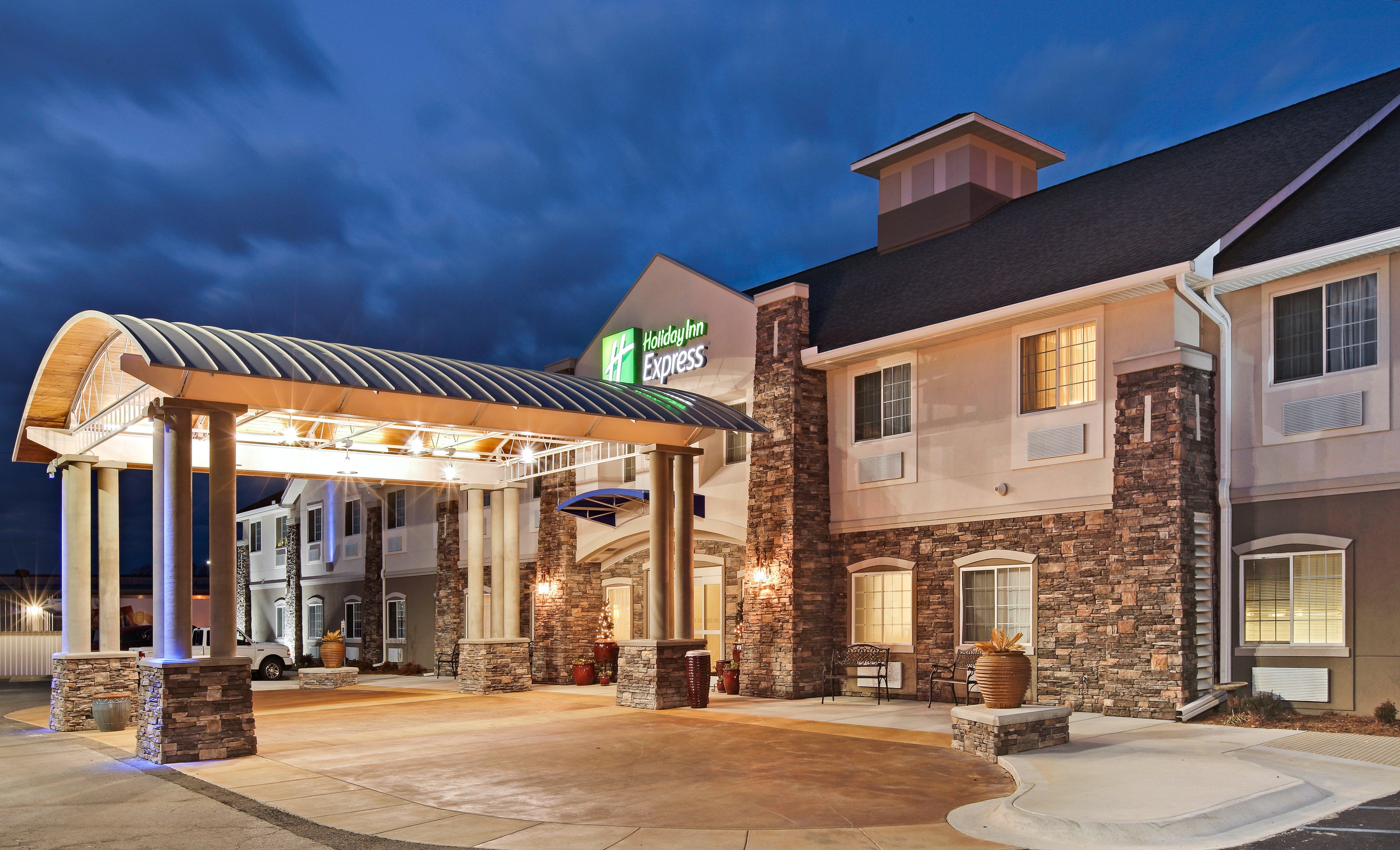 Holiday Inn Express Monticello By Ihg Esterno foto